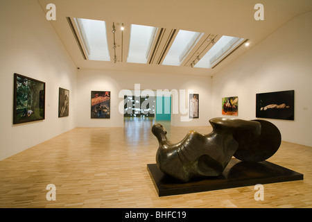 Permanente Ausstellung mit Skulpturen von Henry Moore im Museum an der Arts Centre, Santa Cruz De Tenerife, Teneriffa, Kanarische ist Stockfoto