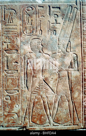 Entlastung der Königin Hatschepsut in männlichen Kleid, Tempel des Amun, Karnak, Ägypten, c 1500 BC. Artist: Unbekannt Stockfoto