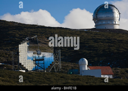 Magic-Teleskop, Welten größte IACT Spiegelteleskop, Imaging atmosphärischen Cherenkov Telescope, 17m Durchmesser, Observatorio als Stockfoto