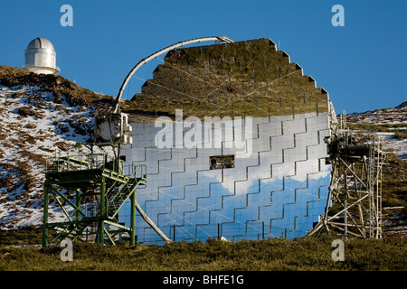 Magic-Teleskop, Welten größte IACT Spiegel Teleskop, Imaging atmosphärischen Cherenkov Telescope, 17m Durchmesser, Observatorio Astro Stockfoto