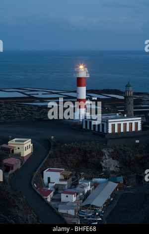 Alten und neuen Leuchtturm Faro de Fuencaliente und Salinen, Fischereihafen, Punta de Fuencaliente, natürlichen bewahren, Monumento Natur Stockfoto