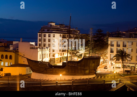 Museum für Navigation, Architektur in Form eines Schiffes, Christopher Columbus, Schiff Santa Maria, Museo Naval Santa Maria, Pla Stockfoto