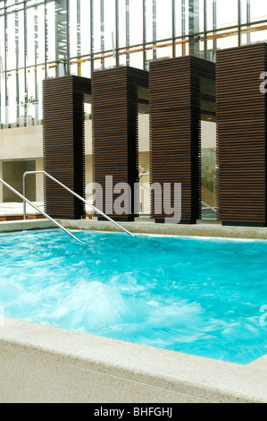 Whirlpool, Schwimmbad in der Therme Meran, Therme Meran, Südtirol, Italien Stockfoto