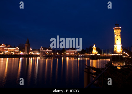 Leuchtturm am Hafen in Lindau am Bodensee (Bodensee) - Deutschland Stockfoto