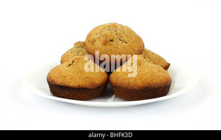 Frisch gebacken auf weißen Teller-Kleie-muffins Stockfoto