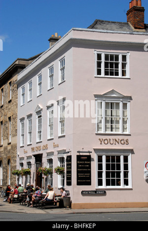 Das Kings Arms in Oxford ist ein Pub besucht von der akademischen Gemeinschaft Stockfoto