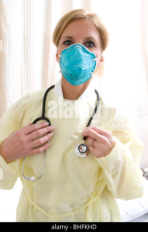 Medizinisches Fachpersonal immer bereit, einen Patienten zu sehen. Wo sind meine Handschuhe? Sie fragt. Stockfoto