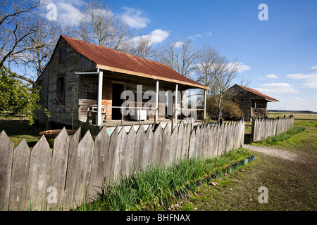 Slave-Kabinen auf Laura Plantation, River Road, nördlich von New Orleans, Louisiana, Heimat des Brer Kaninchen Geschichten Stockfoto