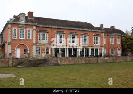 South Hill Park in Bracknell Kunstzentrum. Die Herrenhaus wurde im Jahre 1760 für Wiiliam Watts gebaut. Stockfoto