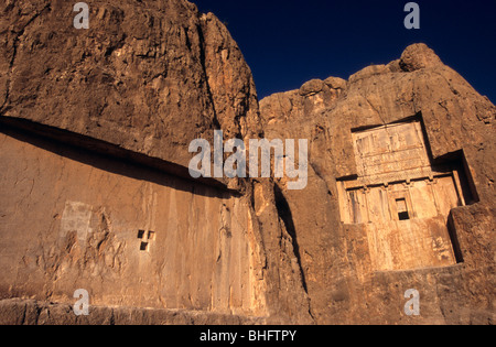 Die Gräber der Könige in der Nekropole Naqsh-e Rostam, in der Nähe von Persepolis, Iran Stockfoto