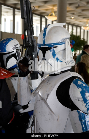 Einzelpersonen, die verkleidet als imperiale Sturmtruppen aus dem Film StarWars Stockfoto