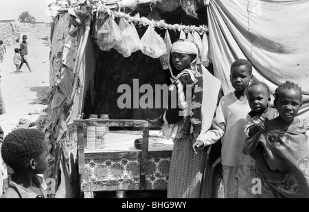 Provisorischen Shop in Bantu verdrängt Camp außerhalb Gaalkacyo Somalia circa 2006 Stockfoto