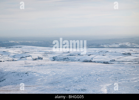 Abgelegene Farmen über Huddersfield, im tiefen Schnee, winter 2009/10, West Yorkshire, Nordengland Stockfoto