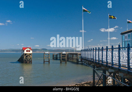 Murmelt Pier und Rettungsstation in Süd-Wales Swansea Bay Stockfoto