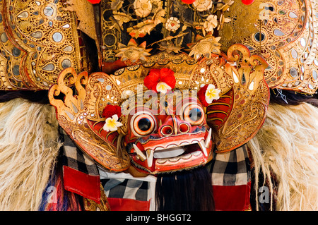 Balinesische Barong Tanz Performance der Barong, repräsentiert eine mythologische Kreatur das gute in der Welt Stockfoto