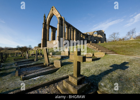 Die Ruinen von Bolton Abbey (Bolton Priorat) in Wharfedale in Yorkshire Dales National Park, England, Großbritannien Stockfoto