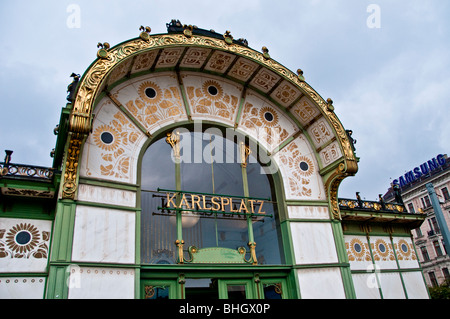 Der alte Stadtbahn-Bahnhof am Karlsplatz in Wien Österreich Stockfoto