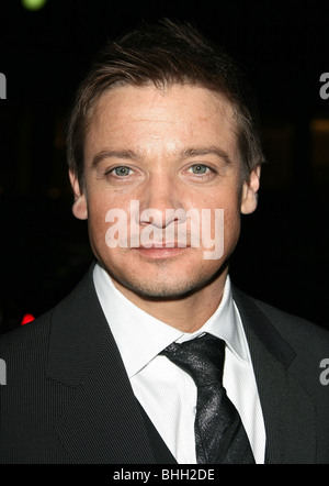 JEREMY RENNER 62ND ANNUAL DIRECTORS GUILD OF AMERICA außerhalb der Ankunftshalle BEVERLY HILLS LOS ANGELES CA USA 30. Januar 2010 Stockfoto