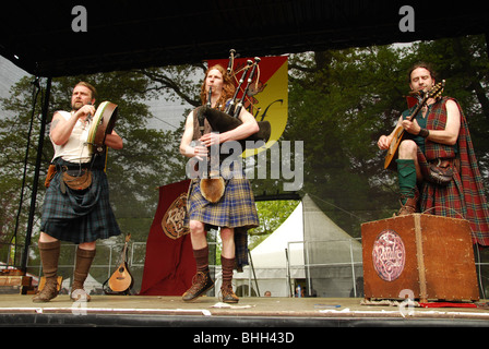 Rapalje, traditionelle niederländische folk-Band auf der Bühne Stockfoto