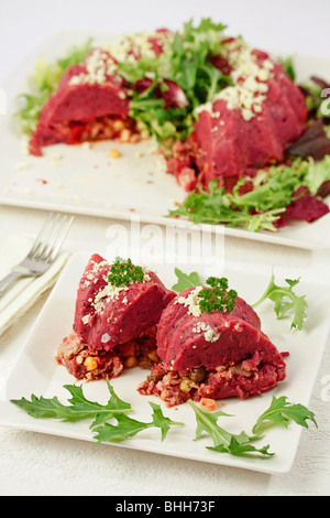 Kartoffeln und Rote Beete Krone. Schritt für Schritt: PA 4764 PA 4769 PA476 N-PA 476 X Stockfoto