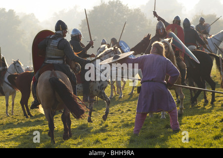 Schlacht von Hastings Reenactment normannische Kavallerie Speere Stockfoto