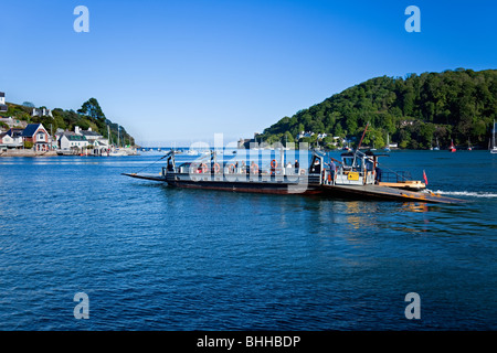 Der River Dart mit der historischen Unterfähre zwischen Dartmouth und Kingswear, Dartmouth Harbour, Devon, England, Großbritannien Stockfoto