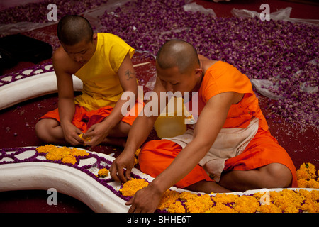 Florale Dessins und hin-und Herbewegungen des der 34. Chiang Mai Flower Festival, Nord-Thailand, Asien Stockfoto