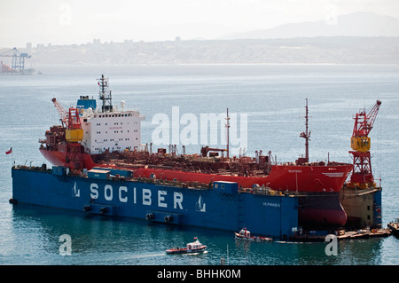 Trockendock-Schiff im Hafen von Valparaiso Chile Stockfoto