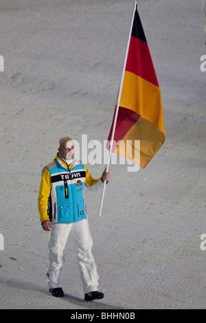 Andre Lange, Bobfahrer der deutsche Fahnenträger bei der Eröffnungsfeier der Olympischen Winterspiele 2010 Stockfoto