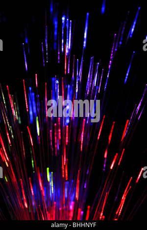 Abstrakte Licht Linien Linie Ray Strahl Strahlen Stufe eingestellte Szene Landschaft Suchscheinwerfer Scheinwerfer multicolor Unterhaltung begeistern Cool Stockfoto