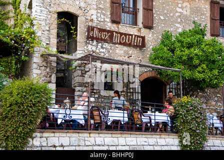 Französisches Restaurant in St.Paul de Vence Stockfoto