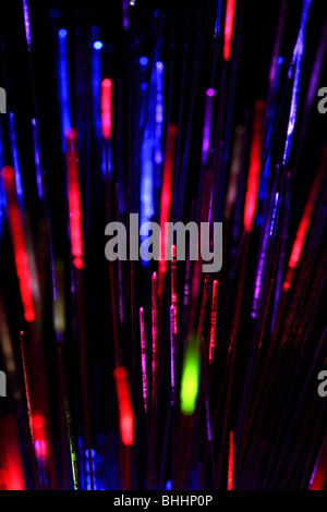 Abstrakte Licht Linien Linie Ray Strahl Strahlen Stufe eingestellte Szene Landschaft Suchscheinwerfer Scheinwerfer multicolor Unterhaltung begeistern Cool Stockfoto