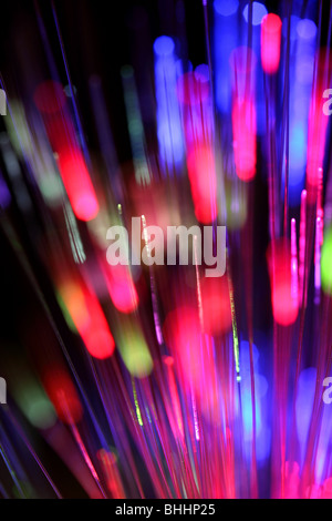 Abstrakte Licht Linien Linie Ray Strahl Strahlen Stufe eingestellte Szene Landschaft Suchscheinwerfer Scheinwerfer multicolor Unterhaltung begeistern Cool Stockfoto