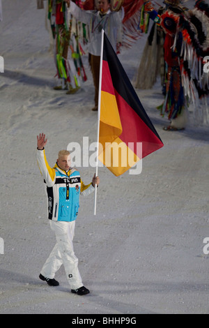 Andre Lange, Bobfahrer der deutsche Fahnenträger bei der Eröffnungsfeier der Olympischen Winterspiele 2010 Stockfoto