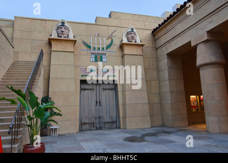 Am berühmten ägyptischen Theater in Hollywood, Kalifornien. Stockfoto