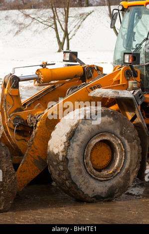 Planierraupe tief im Schlamm Stockfoto