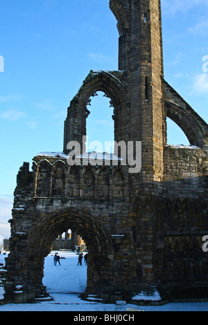 St Andrews Cathedral im Schnee, Fife, Schottland Stockfoto