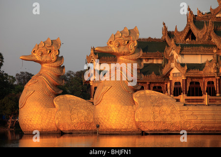 Myanmar, Burma, Yangon, Rangun, Karaweik Halle Stockfoto