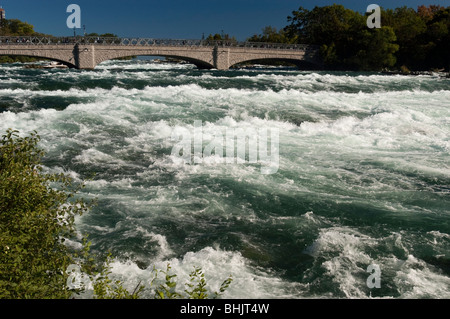 Niagara River Wildwasser kurz vor Niagara Falls, NY, USA Stockfoto