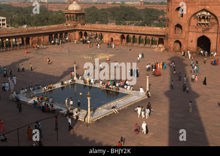 Gebetszeit an einem Freitag, Jama Masjid, Alt-Delhi, Indien Stockfoto