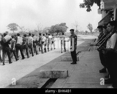 Militär, Kongo, Armee, Söldner, Ausbildung, Abzug an die Front, Kamina, Provinz Katanga, September 1964, Stockfoto