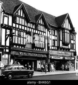 Geografie/Reisen, Großbritannien, England, Warwickshire, Stratford-upon-Avon, Straßenszenen, Straßenszene vor Fachwerk, 1970, Stockfoto