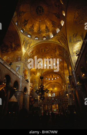 Venedig. Italien. Goldene Innenraum der Basilika di San Marco. Stockfoto