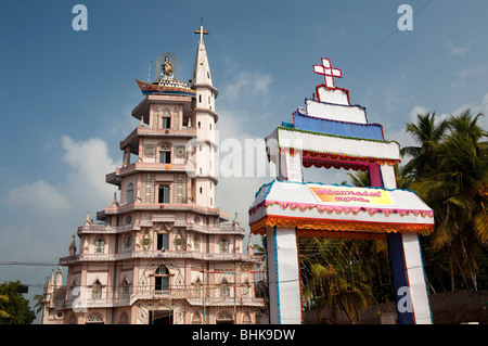 Indien, Kerala, Kovalam, Vizhinjam Dorf, Str. Marys, Fischer Capella mit der Muttergottes der Voyages Figur der Kirche Stockfoto