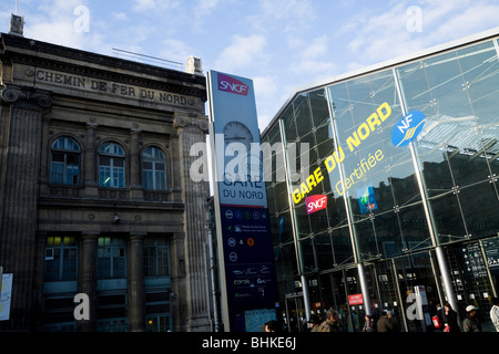 Moderne Erweiterung des Bahnhofs La Gare Du Nord in Paris, Frankreich. Stockfoto