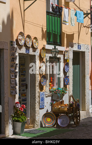 Portugal-Lissabon-Souvenirladen in der Alfama Viertel nahe der Burg Stockfoto