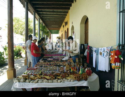 El Salvador. Suchitoto Stadt. Straßenszene. Handwerk-Arbeit. Stockfoto