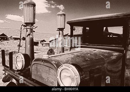 Vorderansicht auf einem antiken LKW, Bodie State Historic Site, Kalifornien Stockfoto