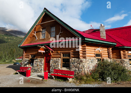 Nahaufnahme von einer Lodge, Num-Ti-Jah Lodge, Bow Lake, Banff Nationalpark, Alberta, Kanada Stockfoto