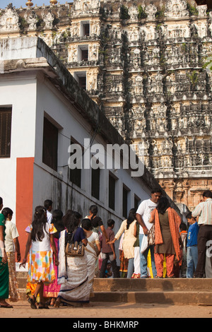 Indien, Kerala, Thiruvananthapuram, (Trivandrum), Hindu-Tempel Sri Padmanabhaswamy Pilger Stockfoto